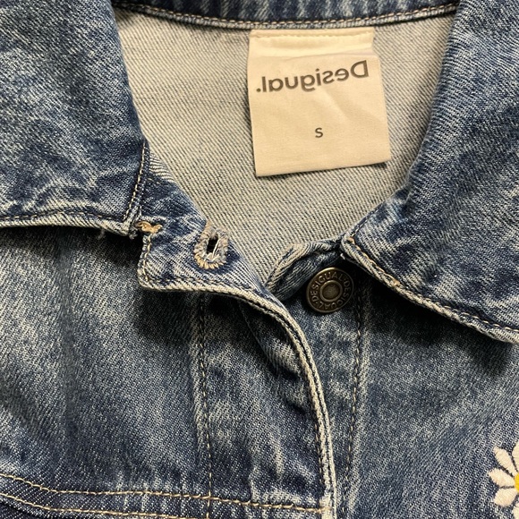 Desigaul Jean jacket - big shirt. So soft and comfy. - Picture 3 of 4